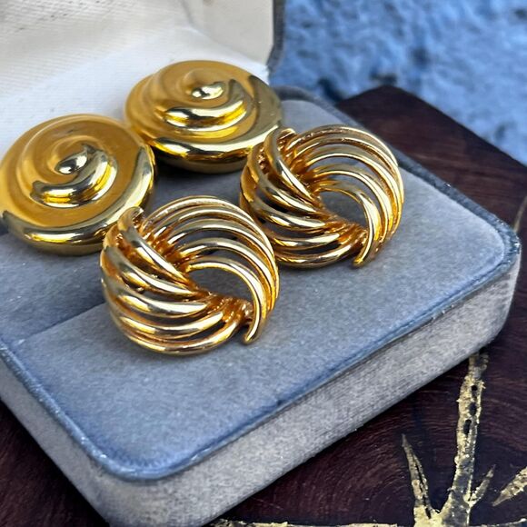 Gold Earring Set 90s Large Disc Studs Chic Vintage Jewelry - Picture 2 of 8